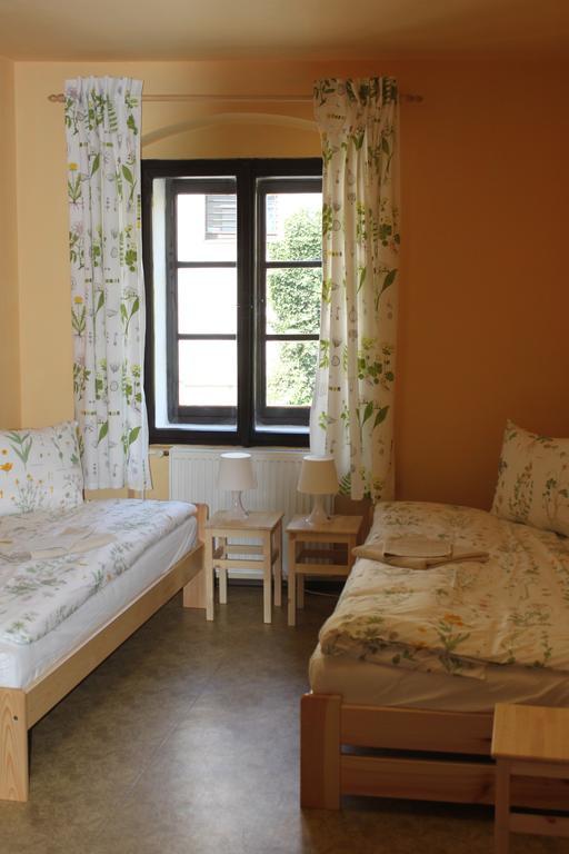 Penzion U Brany Кутна Гора Номер фото
